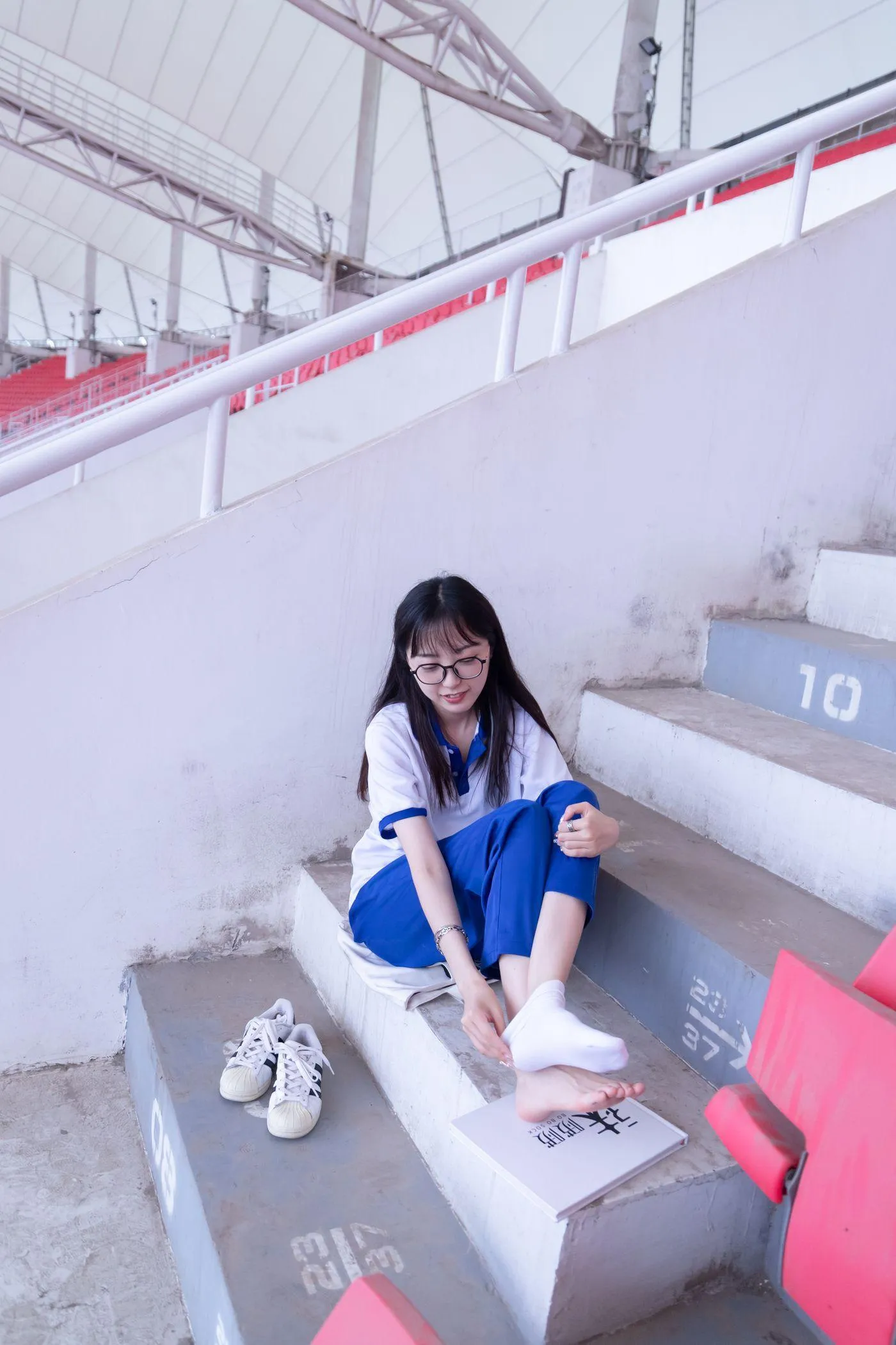 [BoBoSocks袜啵啵]NO.002 稚予-校服、贝壳头、白棉袜、裸足 [139P]插图8
